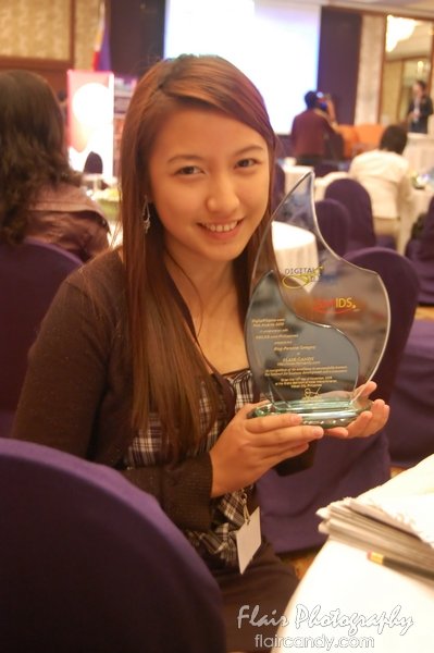 Hannah-Villasis-wins-best-personal-blog-award-digital-filipino-summit-flaircandy.com-website
